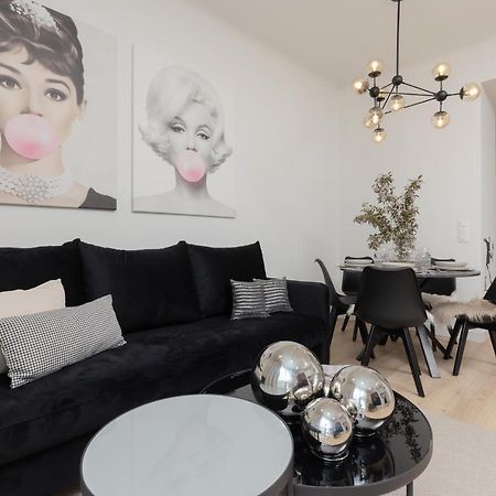 Fashionable City Center Apartment By Noclegi Renters Warsaw Exterior photo